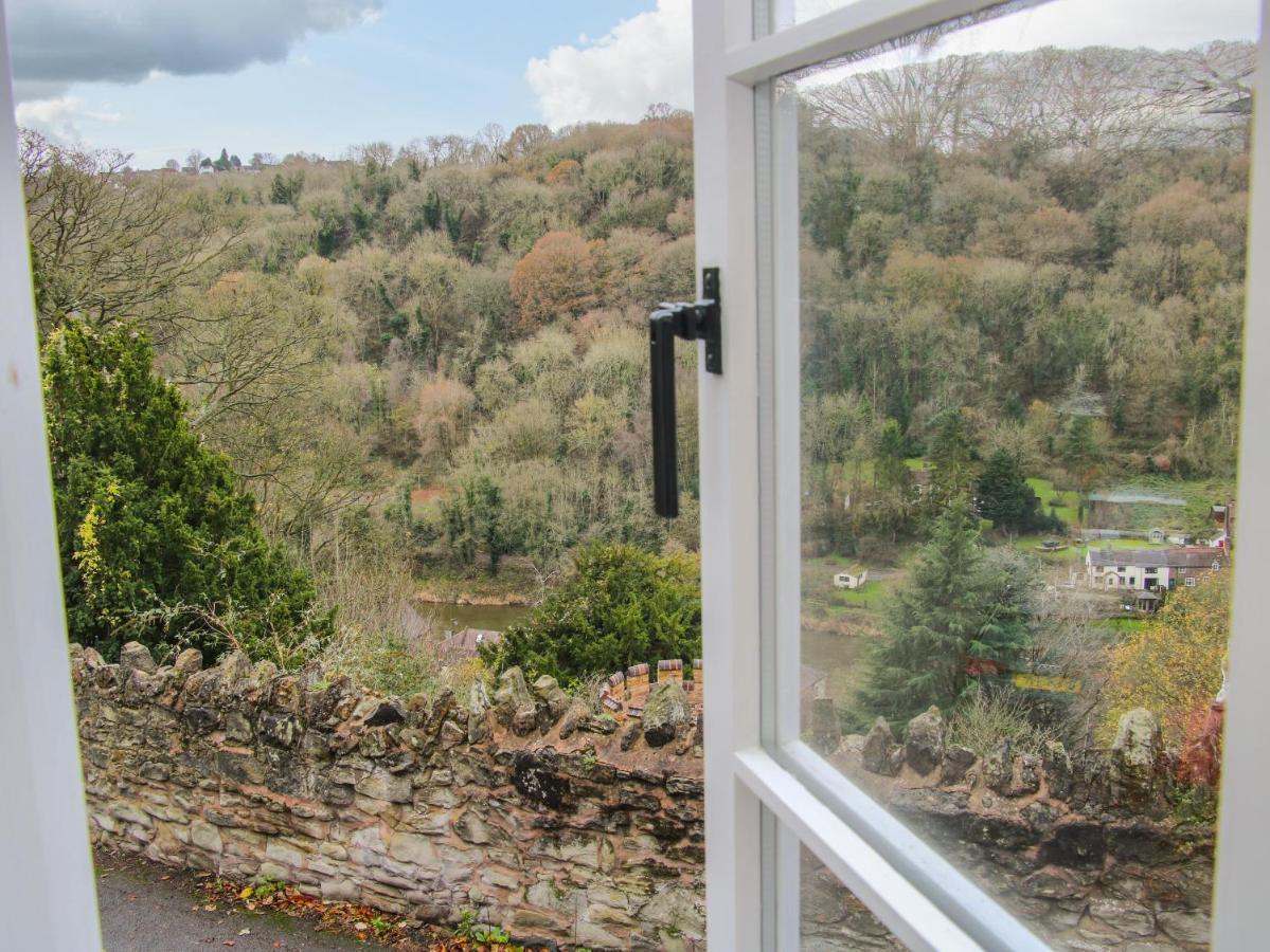32 Church Hill Telford Luaran gambar